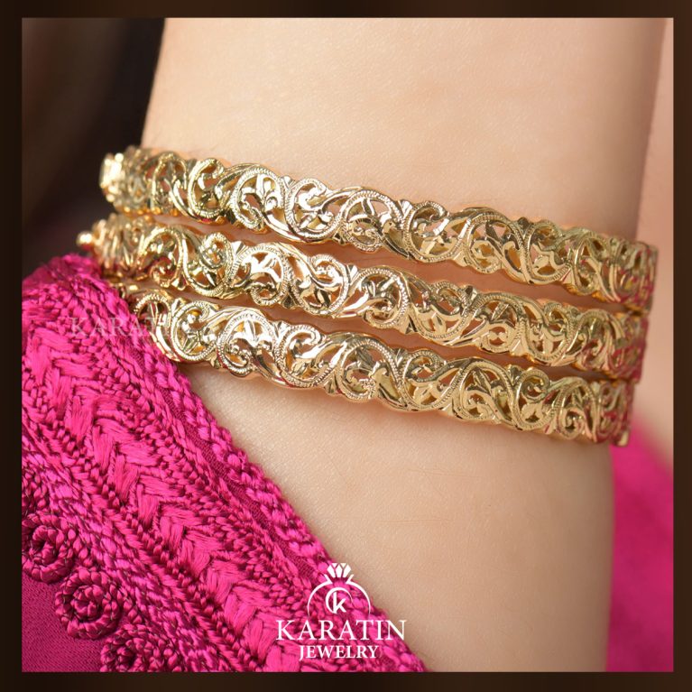 Set of three Traditional Gold Bracelets for Women