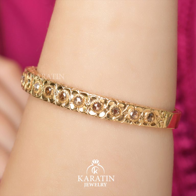 Gold Rosette Bracelet for Women